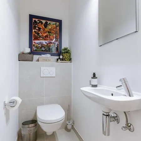 Casiola - Brand New With Terrace Apartment