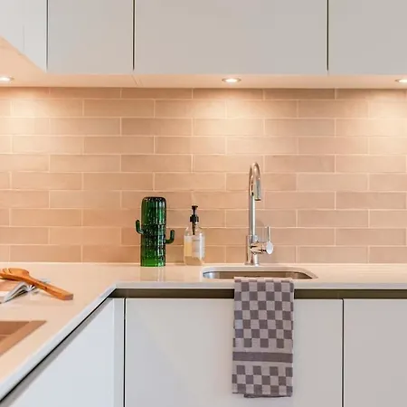 Casiola - Brand New With Terrace Apartment